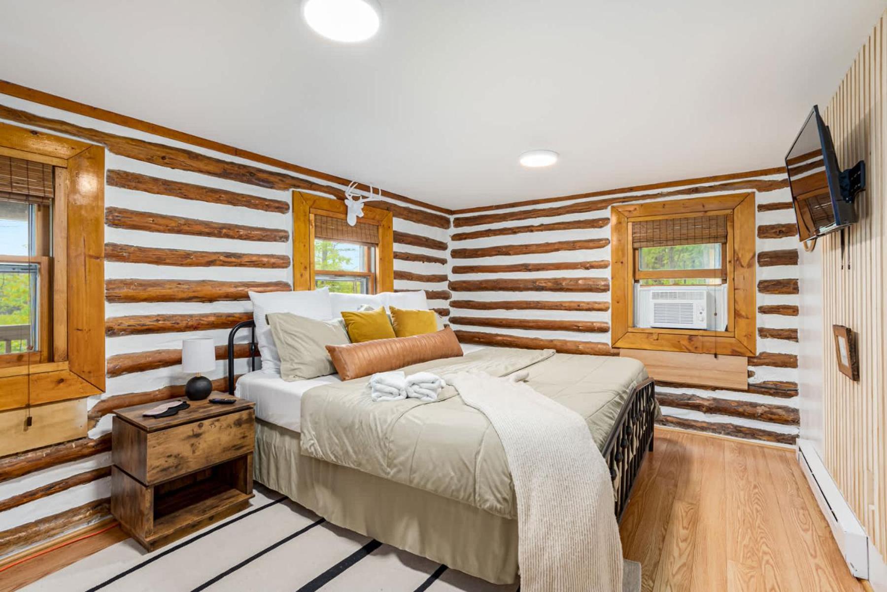 Modernized Log Cabin W Hot Tub Fire Pit & Views เบิร์กลีย์สปริงส์ ภายนอก รูปภาพ